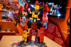 Hasbro POTP Titan Class Predaking Feral Rex Set Of 5 Figures -Toy Machine Store 3e1d31c38a