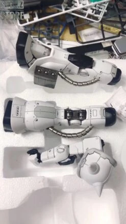 Metal Soldier MS 1/100 MS-06J MS06J Zaku II White Ogre Gundam Mobile Suit -Toy Machine Store ce4b4f045d