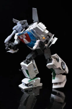 Takara MP-20+ Wheeljack Anime Color -Toy Machine Store e4a2bb5ea8
